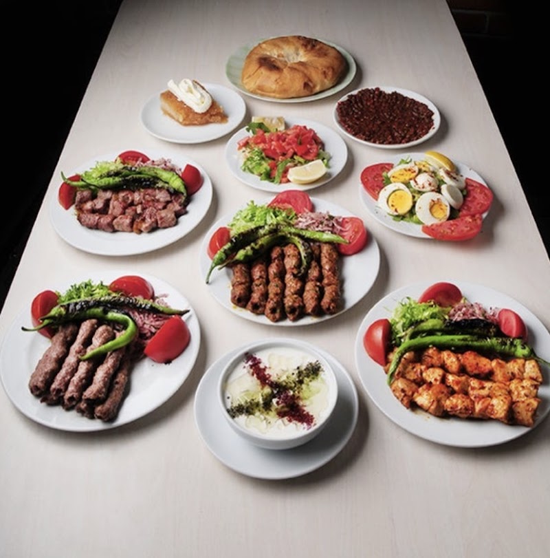 Tarihi Çini Ali Köftecisi