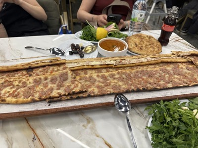 Ovalı Etliekmek