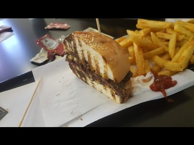 Dinameat Burger